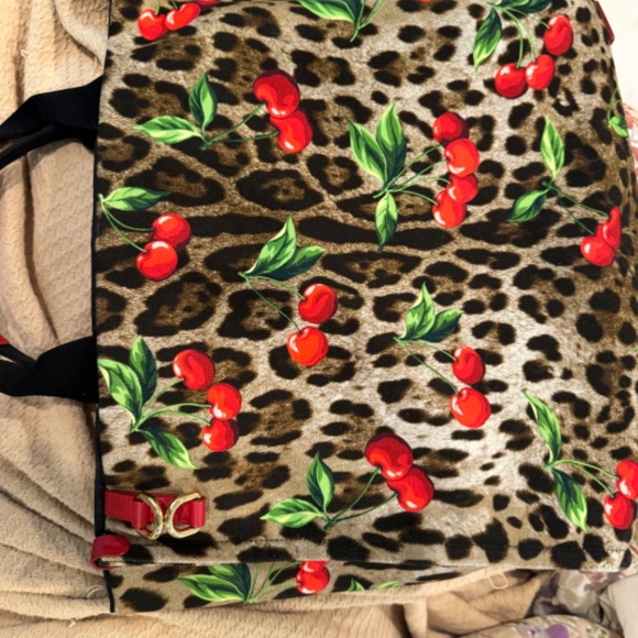 Dolce and Gabbana limited edition tote - Picture 4 of 9